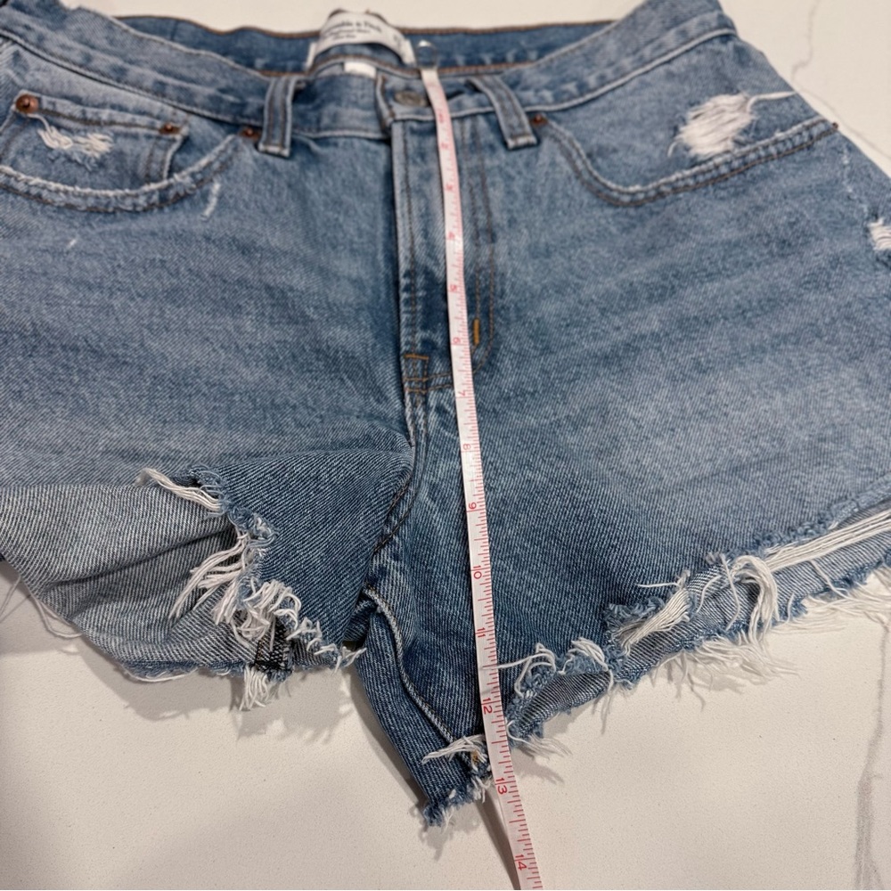 Abercrombie & Fitch • Curve Love Boyfriend Jean Shorts - Picture 6 of 6